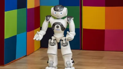 EDIH Northeast Bohemia zvítězil v EDIH Community Award se sociálním robotem Robic na bázi AI